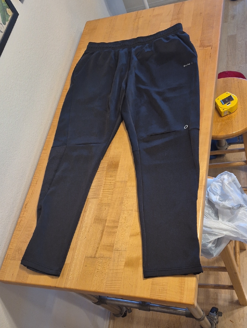 Skora Qwick-Dry Black Taperes Fit Jogger 2 Pockets Drawstring